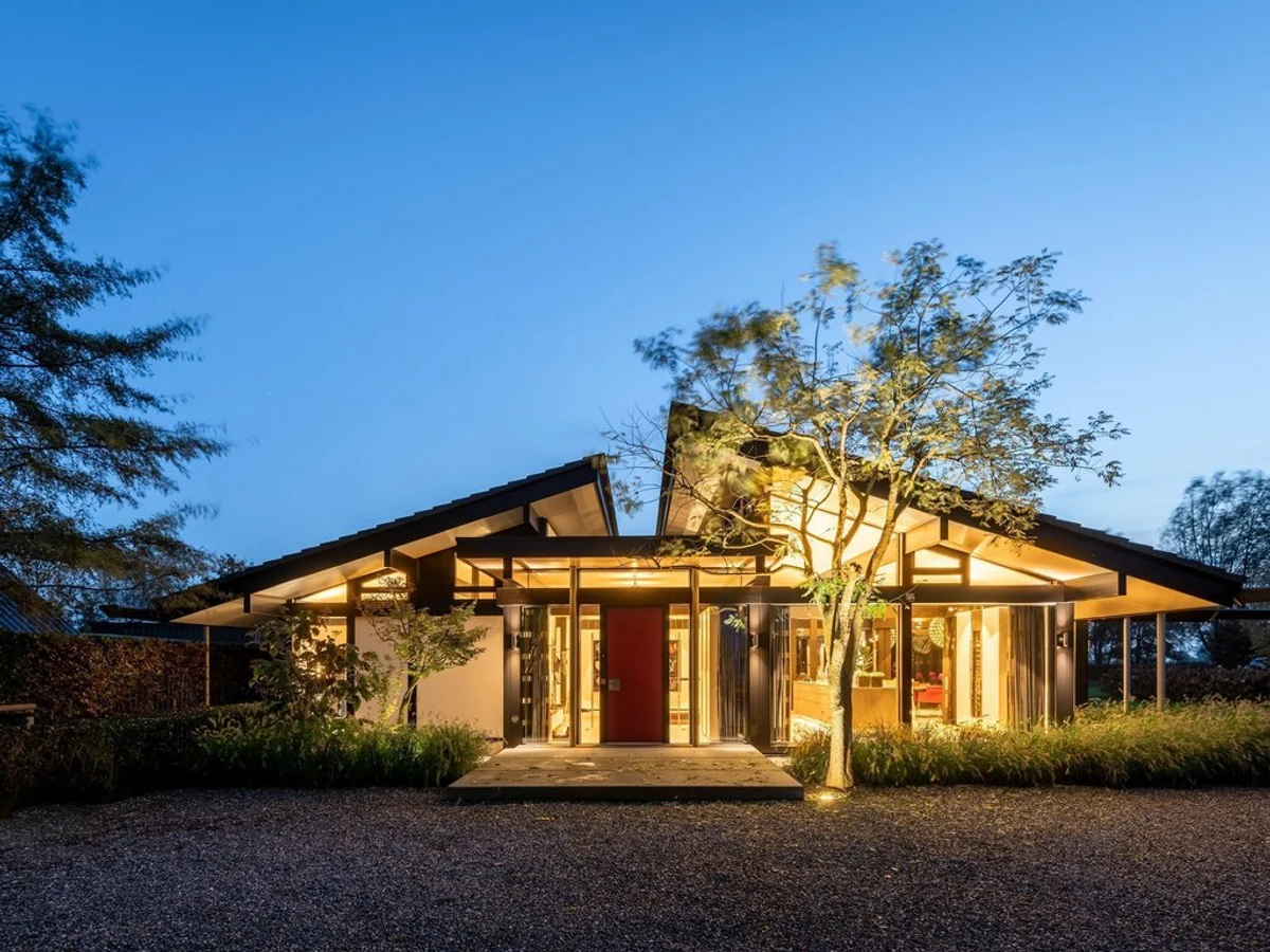 ART Bungalow Sample 1