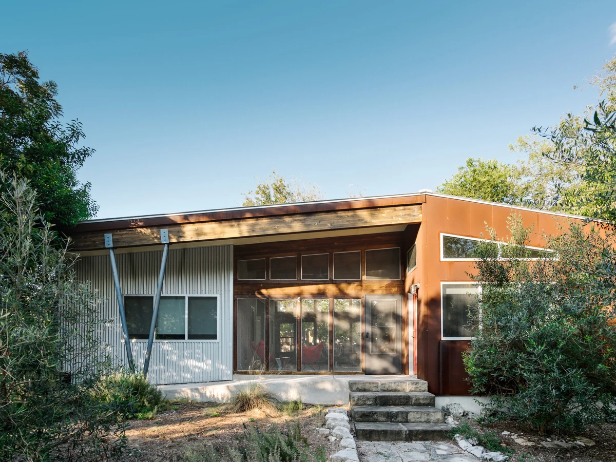 Dogtrot, photo 2